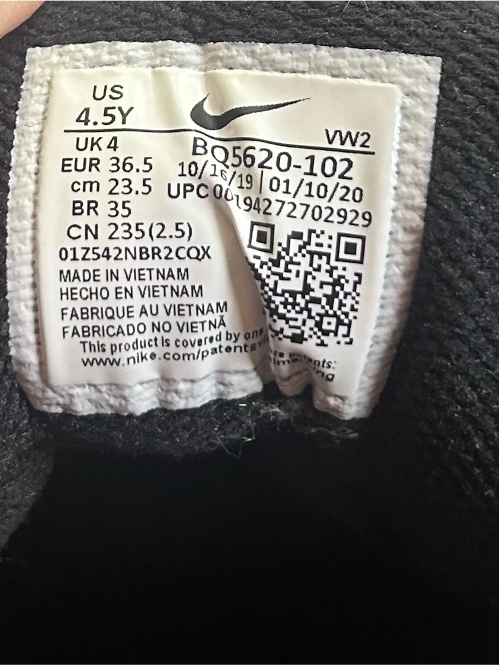 Nike Kyrie Flytrap White Black Cool-Gray‎ BQ5620-102 Youth US SZ 4.5